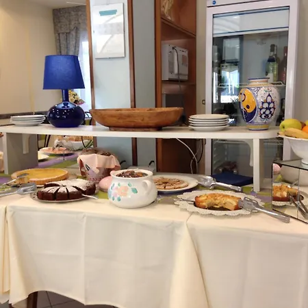 Giovanna Hotel *