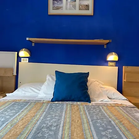 Giovanna Hotel *